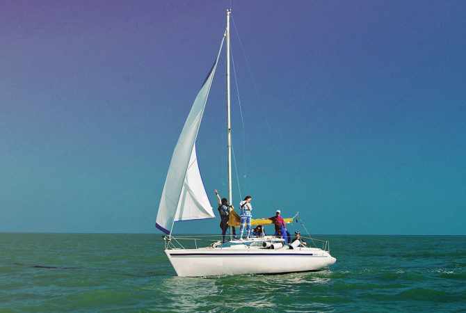 Яхта Yamaha 25